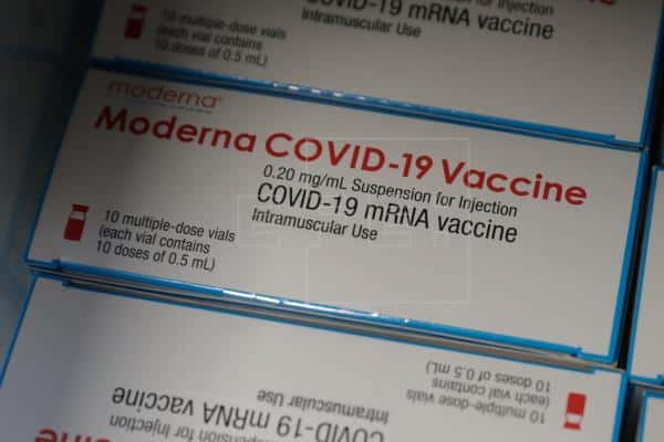 En este momento estás viendo Llegan a España otras 52.000 dosis de la vacuna de Moderna