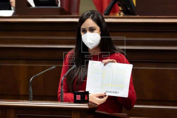 En este momento estás viendo El Parlamento de Canarias rechaza pedir que cesen los cargos públicos que se saltaron el protocolo de vacunación