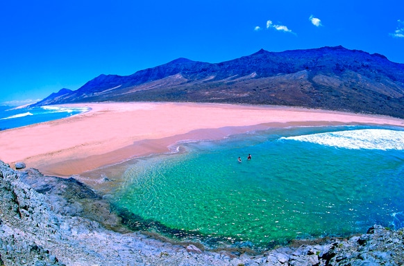 En este momento estás viendo La Razón concede a Fuerteventura el Premio al Mejor Destino Turístico de Playa de Canarias