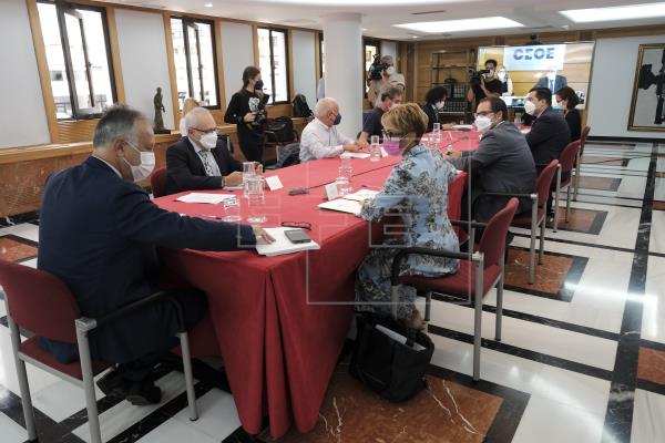 Canarias firma el primer acuerdo autonómico de diálogo social sobre igualdad y brecha salarial