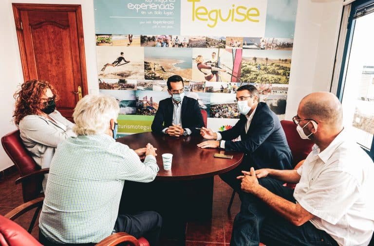 Lee más sobre el artículo Oswaldo Betancort, alcalde de Teguise, celebra la mejoría de datos de ocupación turística “que indican el camino hacia la recuperación en Teguise y en Lanzarote”