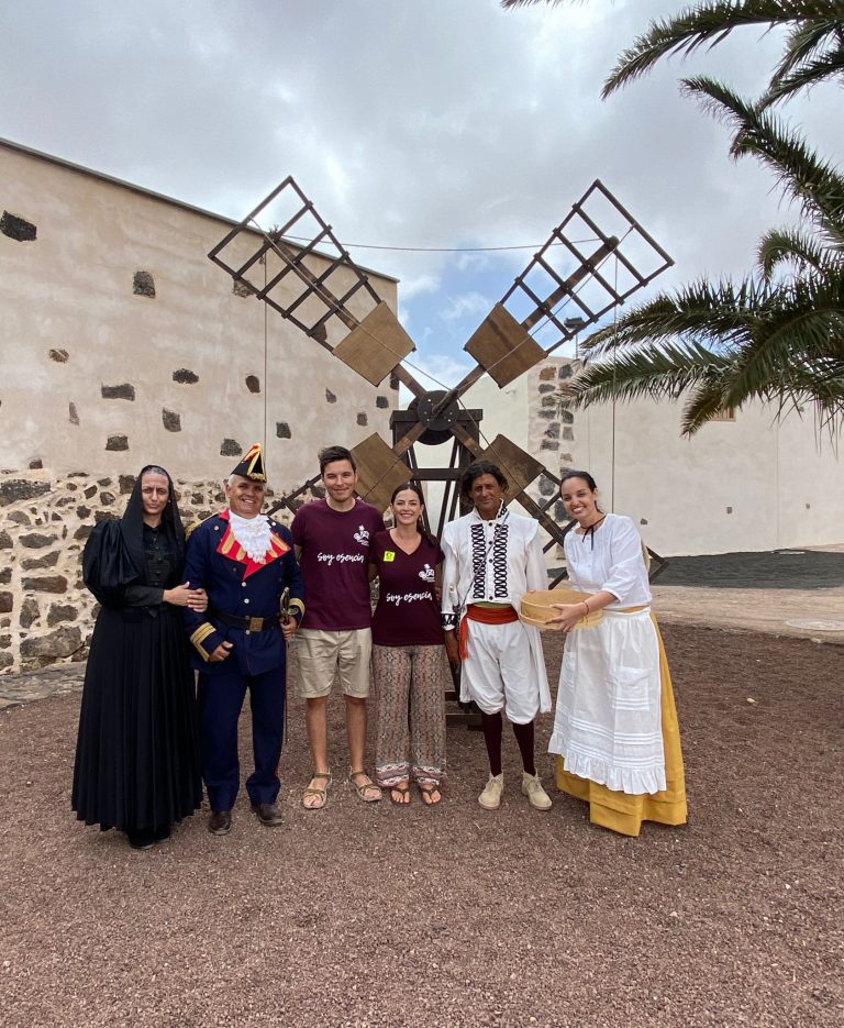 Dos jóvenes vascos, embajadores de Fuerteventura Rural, muestran en redes sociales la magia del interior de la Isla