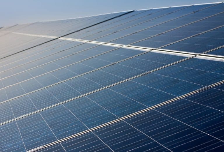 Lee más sobre el artículo Canarias cuatriplica su potencia fotovoltaica para el autoconsumo desde septiembre de 2019