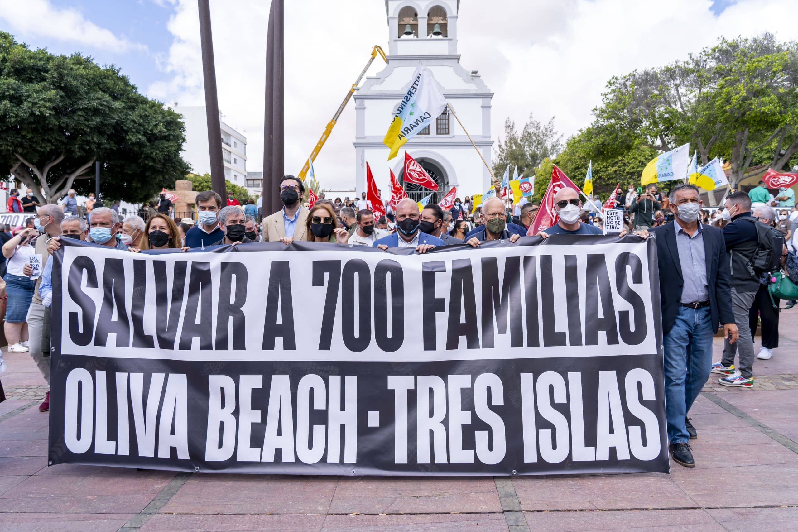 El Cabildo de Fuerteventura respalda y asiste a la manifestación de los trabajadores de los hoteles Tres Islas y Oliva Beach