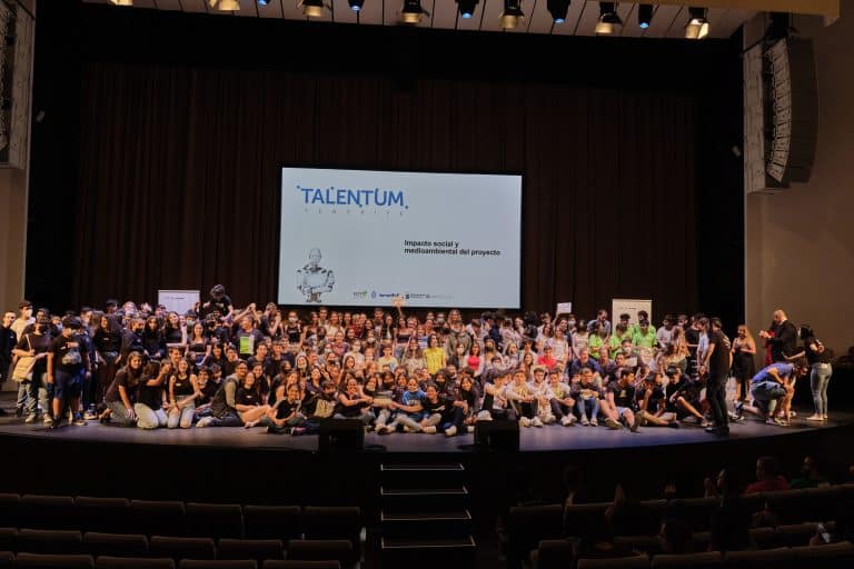 Lee más sobre el artículo El Cabildo de Tenerife reúne en el auditorio a más de 1.300 estudiantes del desafío ‘Talentum Future’