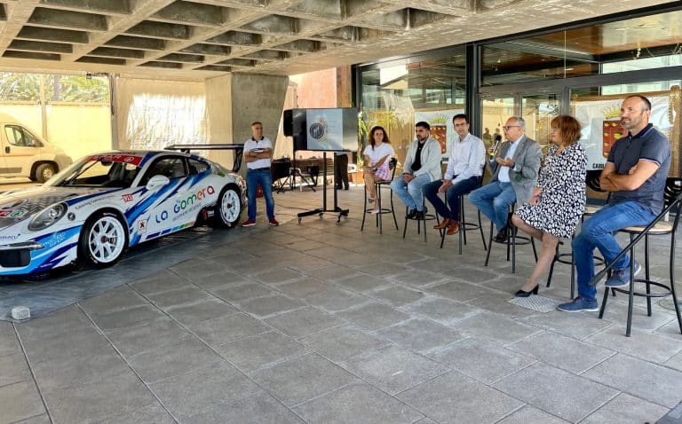 El Cabildo de La Gomera se suma al patrocinio deportivo del nuevo vehículo del equipo Gomera Auto- Racing