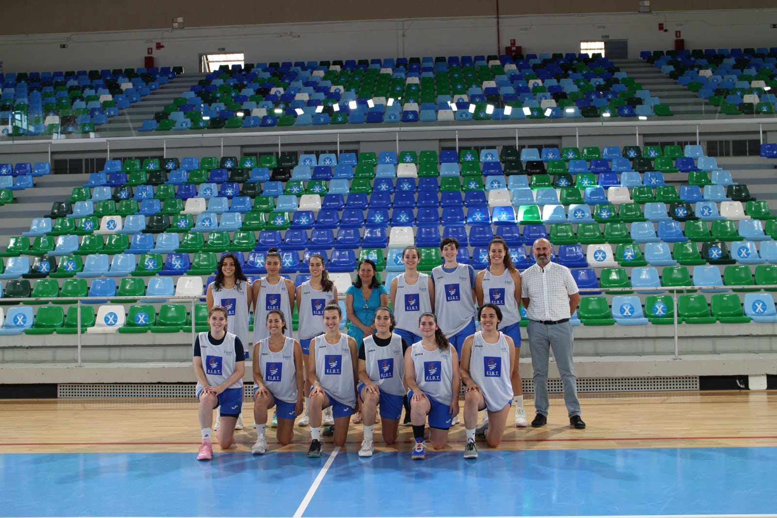 En este momento estás viendo Primer entrenamiento de la selección tinerfeña que participará en el Torneo de Baloncesto Femenino U18