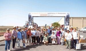 Lee más sobre el artículo <strong>Más de 400 mayores de Teguise visitan la Feria del Centro Agrotecnológico </strong>