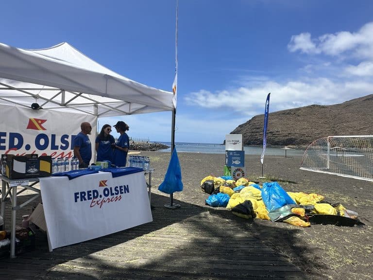 Lee más sobre el artículo Fred. Olsen Express promueve la sensibilización en el Día Mundial de los Océanos a través de una guía visual submarina dedicada a la riqueza de las aguas de Canarias