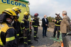Lee más sobre el artículo El Cabildo grancanario envía equipos de bomberos forestales y del Consorcio de Emergencias para colaborar en la extinción del incendio de Puntagorda