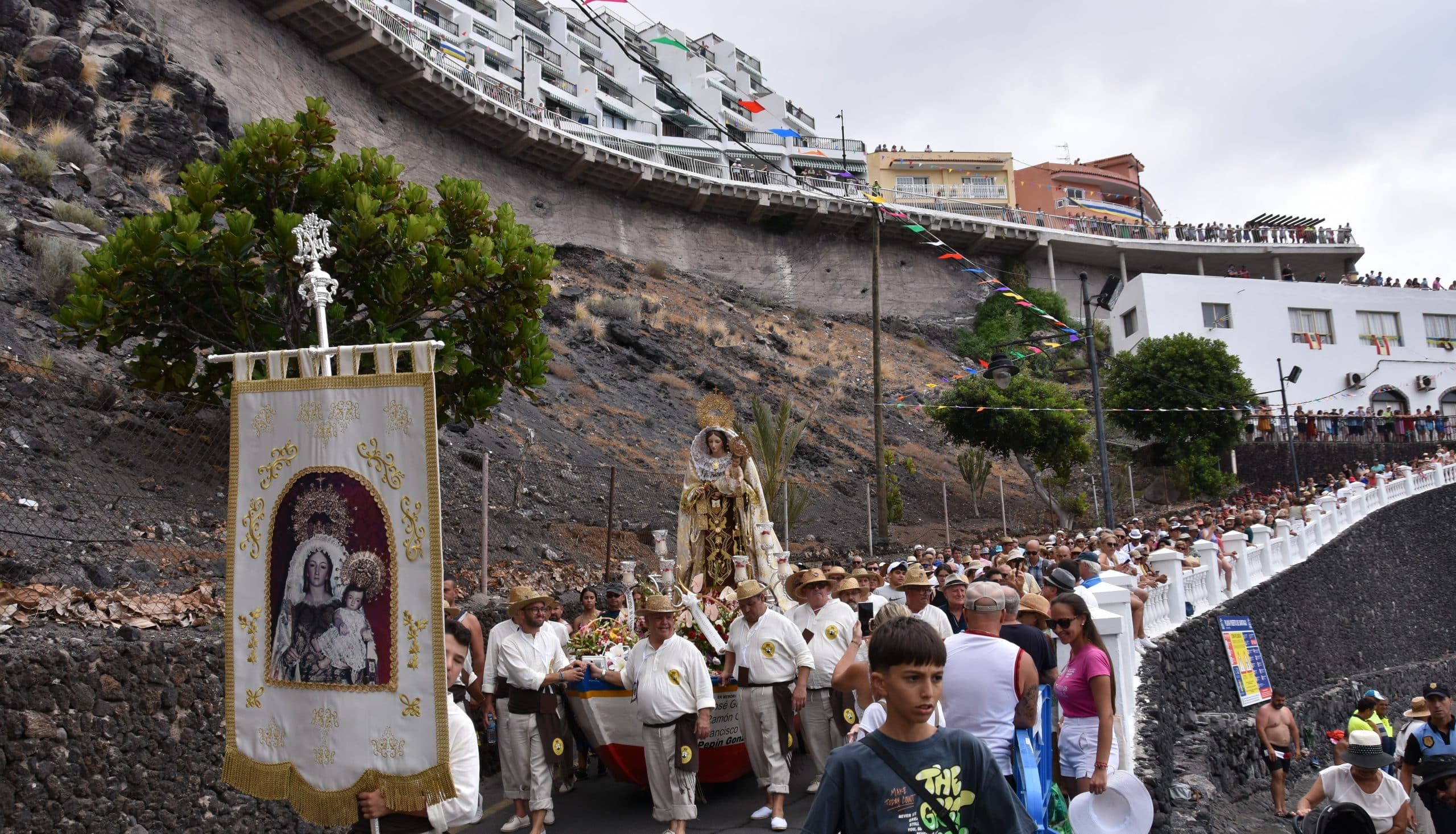 En este momento estás viendo Puerto de Santiago celebró su tradicional embarcación de la Virgen del Carmen