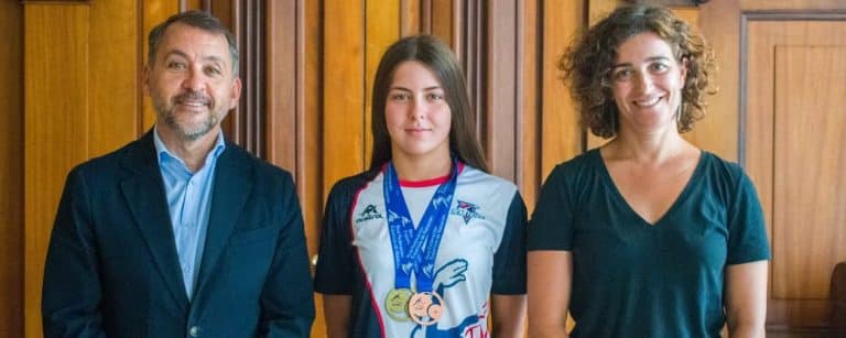 Lee más sobre el artículo Santa Cruz de Tenerife felicita a Lucía Porrero por sus dos medallas en el Nacional de Natación Infantil